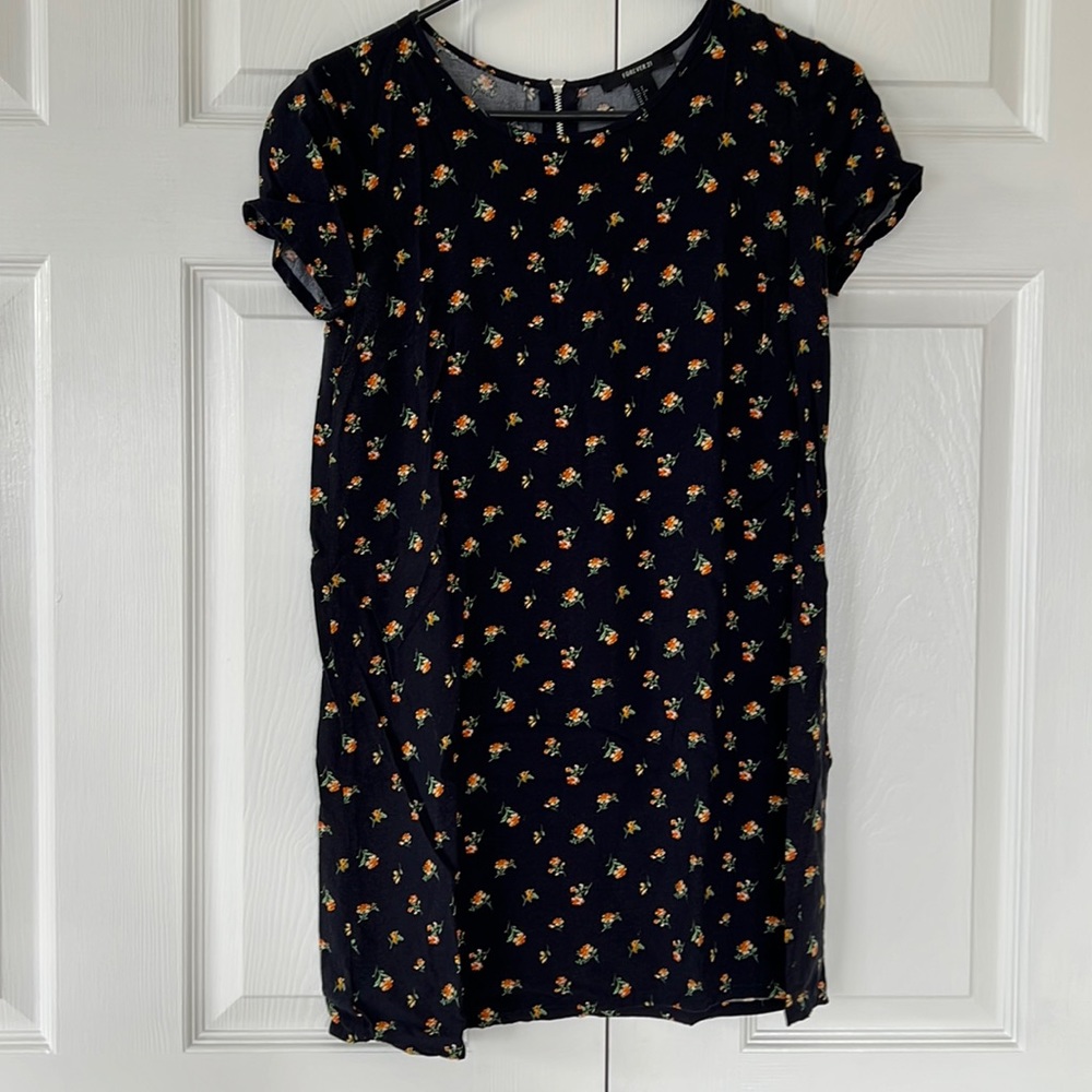 Floral navy forever 21 mini shirt dress. Size small.